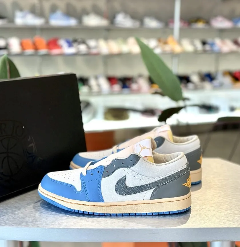 Air Jordan 1 Low ” Tokyo Vintage “ 