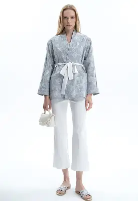 Floral Motif Contrast Embroidered Kimono