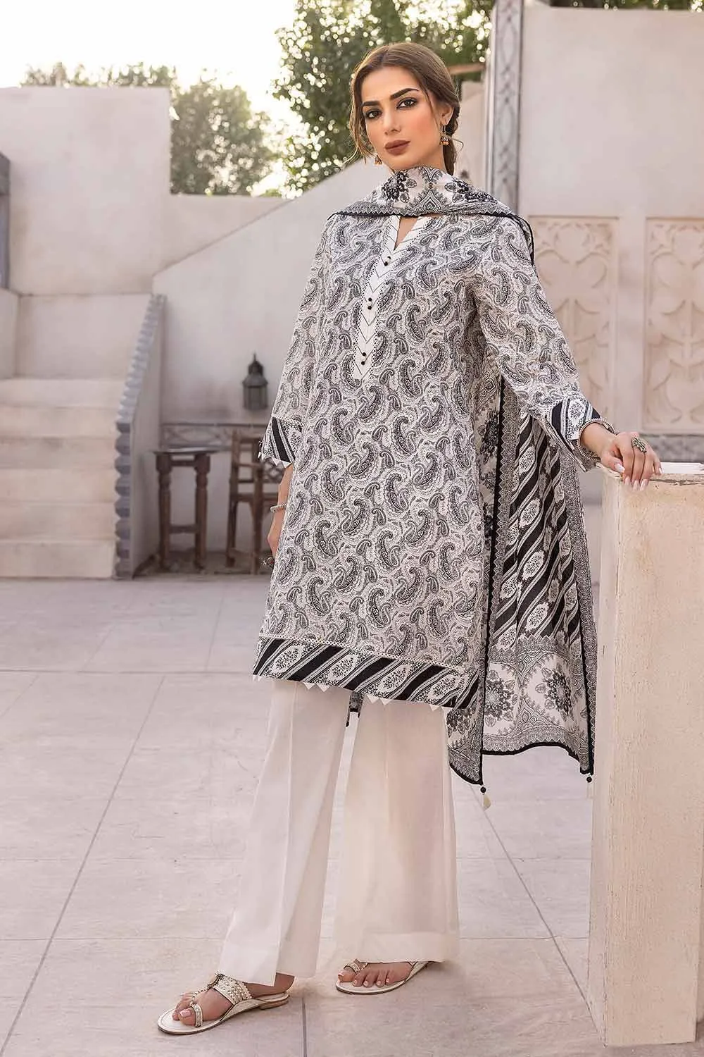 Gul Ahmed Black & White Printed Lawn Unstitched 3Pc Suit B-32029