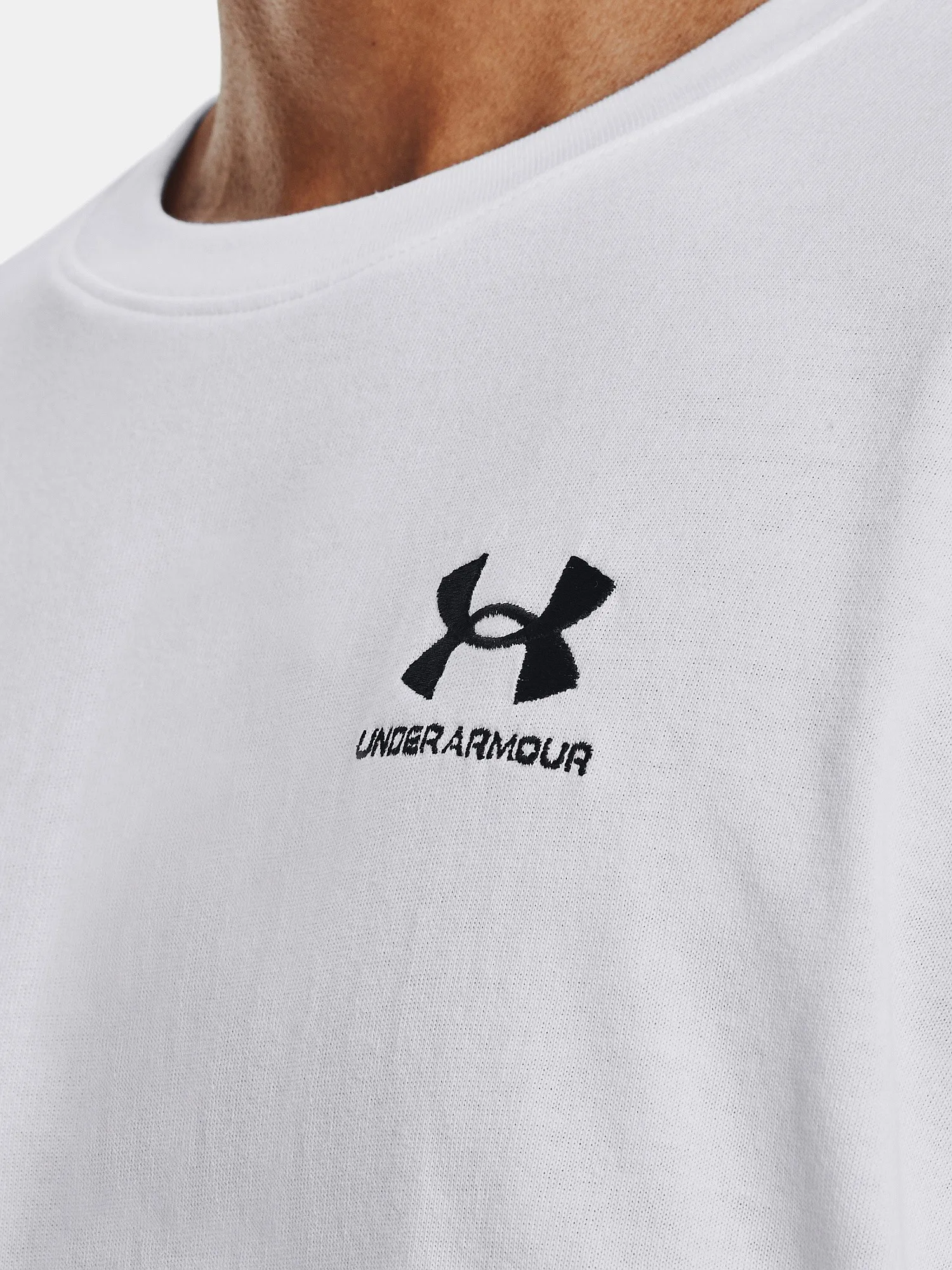 T-Shirt Under Armour Logo Embroidered Heavyweight - White/Black - men´s