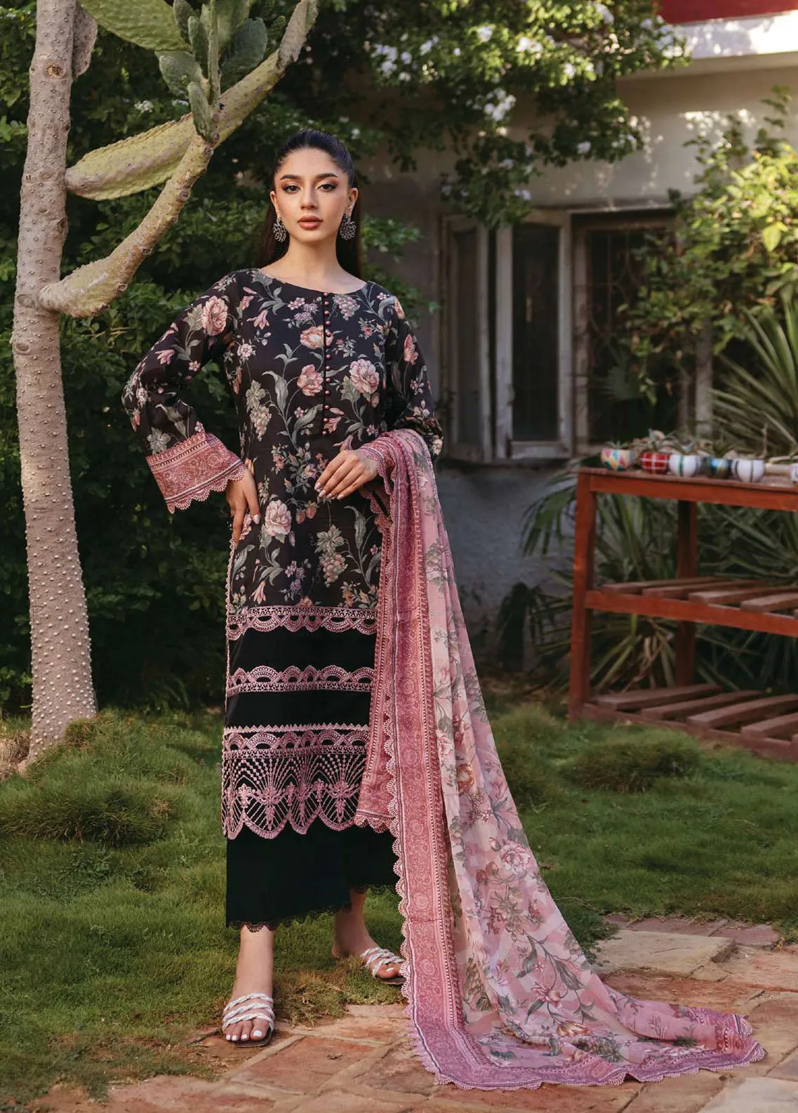 Tahra By Zainab Chottani Embroidered Lawn 3 Piece Unstitched Suit ZC24T 1A RYMA