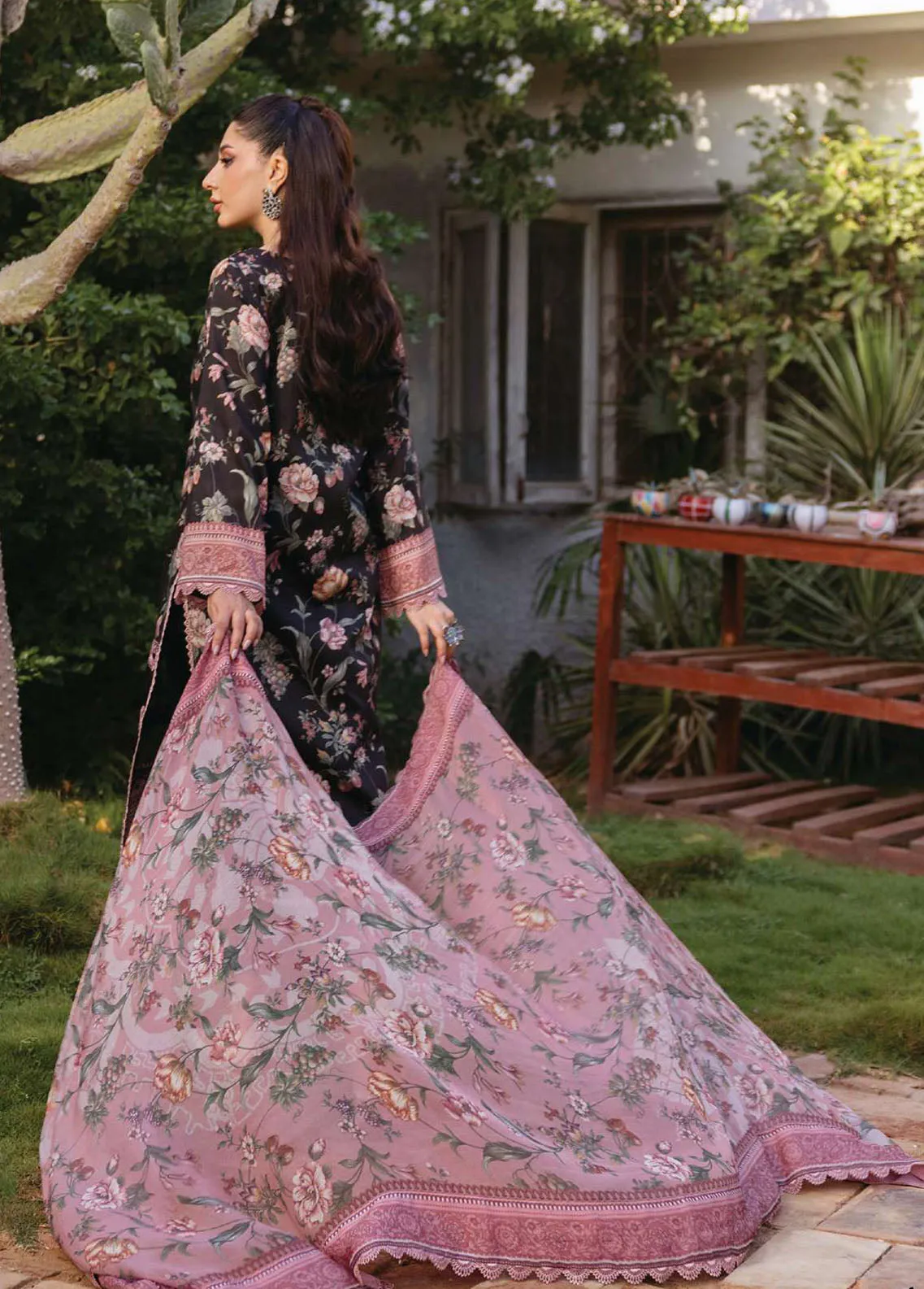 Tahra By Zainab Chottani Embroidered Lawn 3 Piece Unstitched Suit ZC24T 1A RYMA