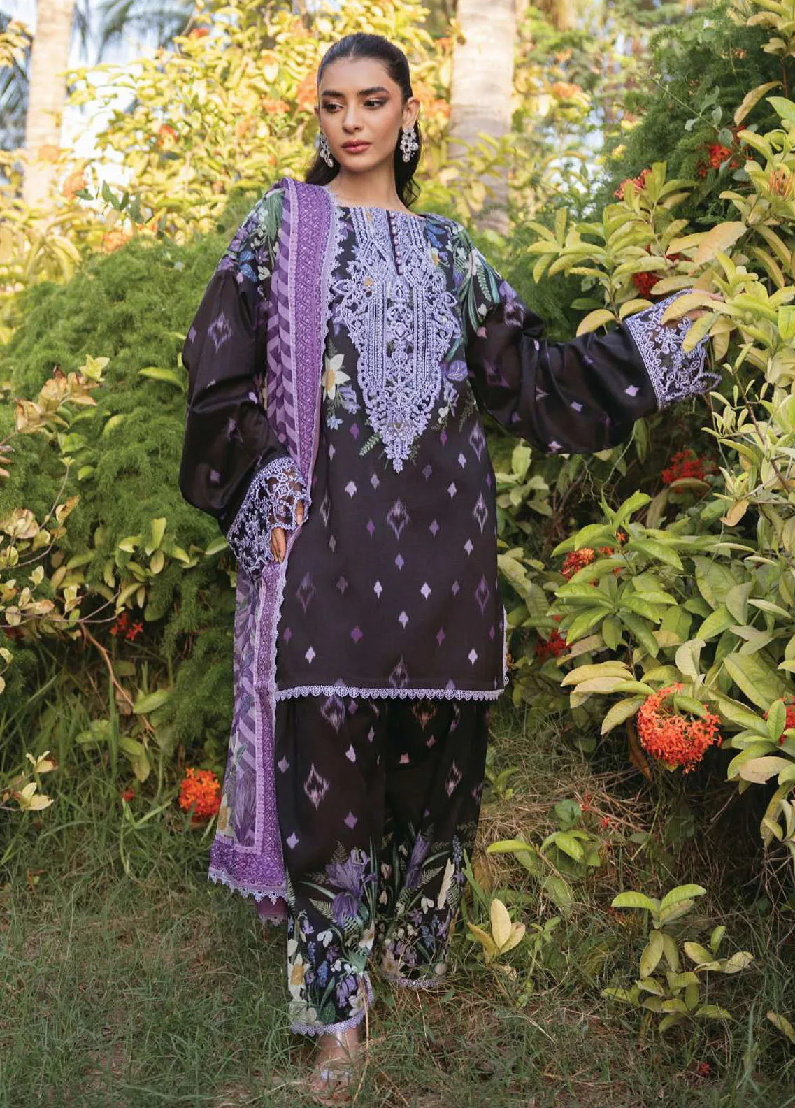 Tahra By Zainab Chottani Embroidered Lawn 3 Piece Unstitched Suit ZC24T 6B RAHA